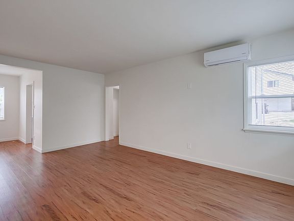 4th image of 4532 38th St