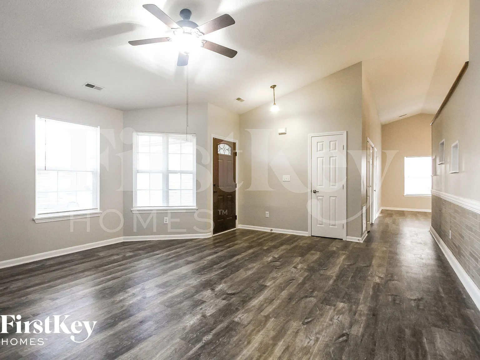 3 bed, 2.0 bath, 1874 sqft, $2,100 — Photo 3