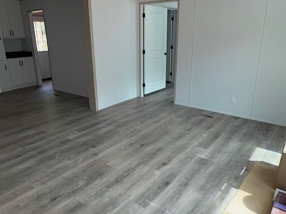 2nd image of 2037 Defoor Rd