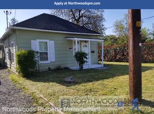 719 SE 8th St, Grants Pass, OR 97526