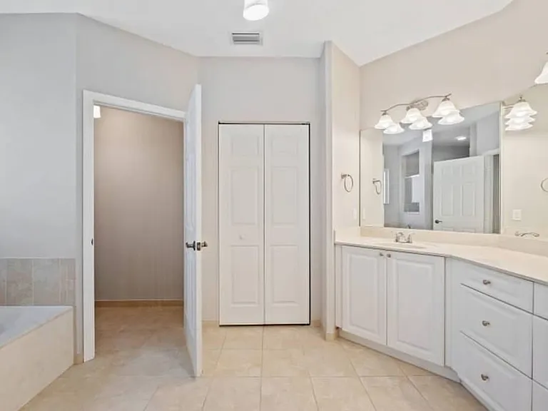 1603 SE 23rd Way — Photo 12