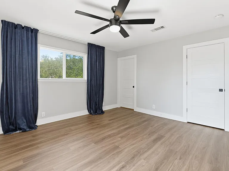 6103 Cherrylawn Cir — Photo 17