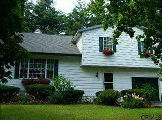 6 Briarwood Dr, Saratoga Springs, NY 12866