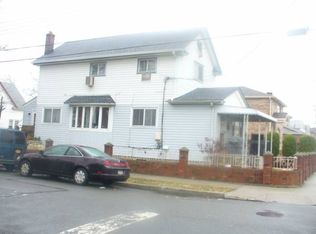 22120 145th Rd, Rosedale, NY 11413