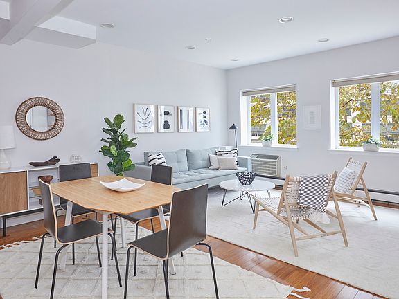 4th image of 527 Vanderbilt Ave #1