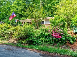 203 Kennedy Dr, Swannanoa, NC 28778