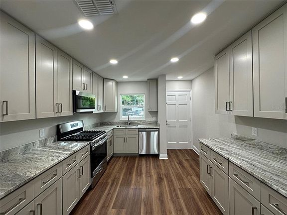 5th image of 100 EL CAMINO DR #104