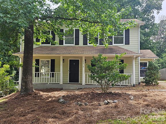 2nd image of 2819 Royal Ridge Ln