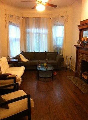 4th image of 833 W Newport Ave #1