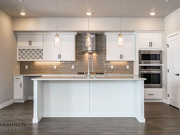 4th image of 2471 Brodie Ln
