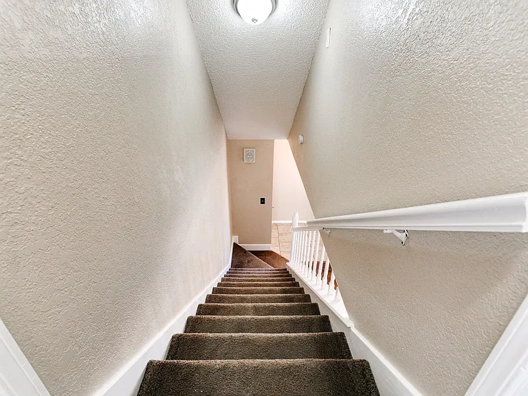 8704 NW 86th Pl — Photo 48