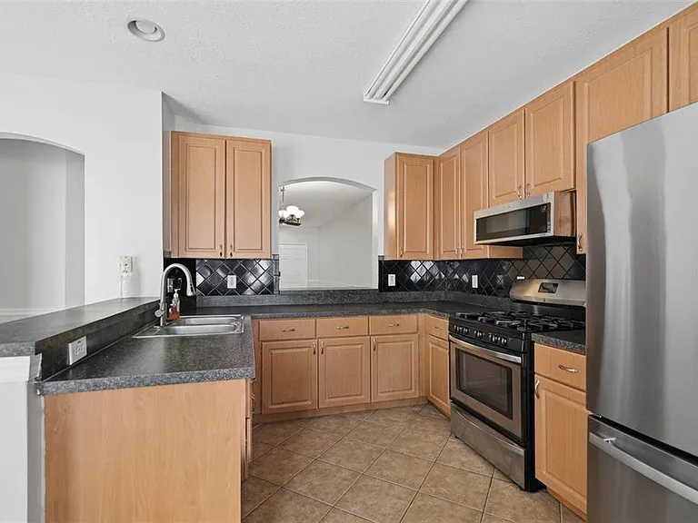10215 Lakeside Vista Dr — Photo 13