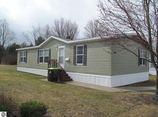 449 Fairway Dr, Cadillac, MI 49601
