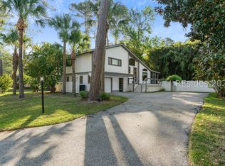 8 Goldfinch Ln, Hilton Head Island, SC 29928
