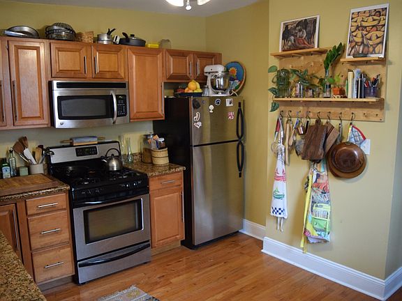 eat in kitchen