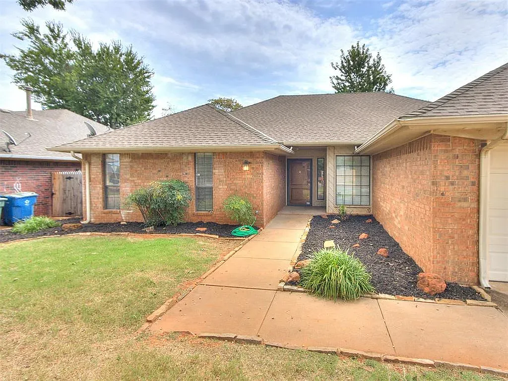 Front street view. - 1420 Salem Ave