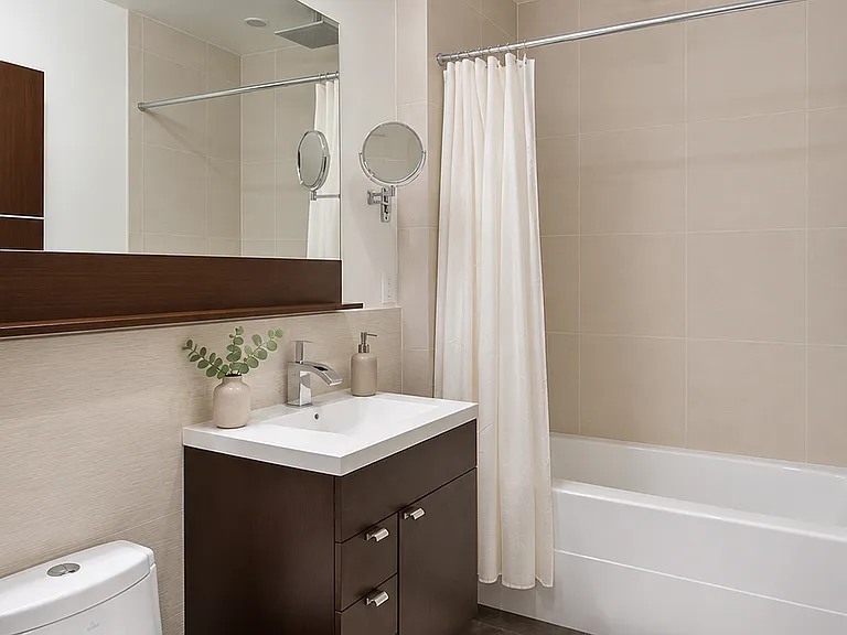 148 E 24th St #12B — Photo 3