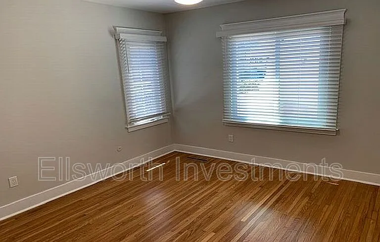 1631 Brookes Ave — Photo 13