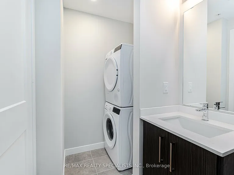 15 Queen St S #2206 — Photo 17