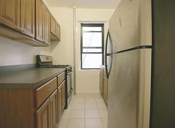 3rd image of 143 Haven Ave #C2