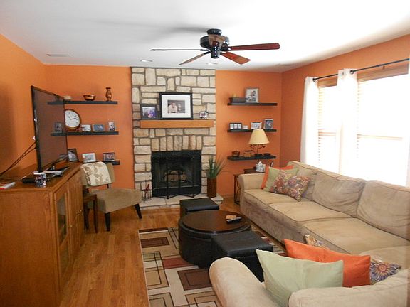 5th image of 770 Medford Dr