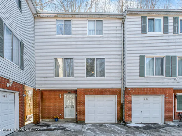 212 Ilyssa Way, Staten Island, NY 10312