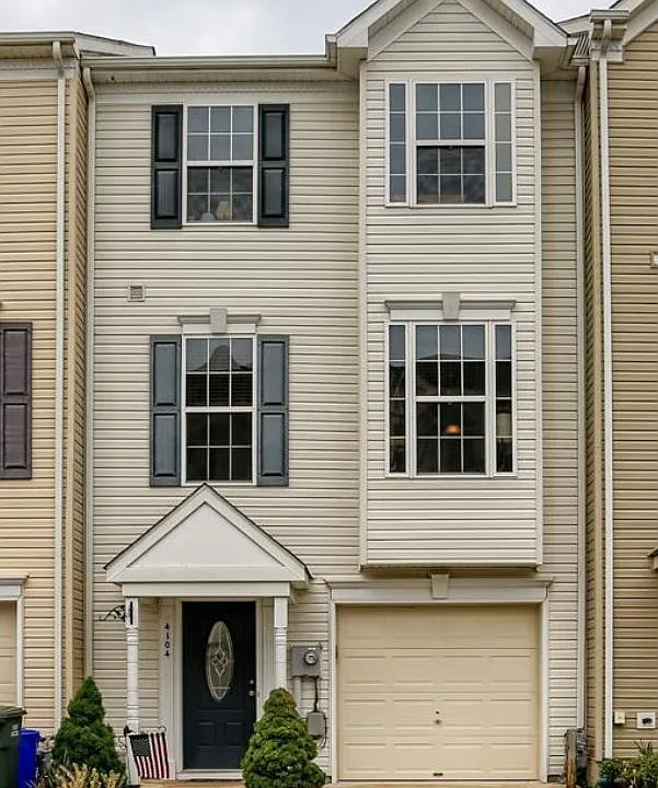 4104 Strawbridge Ct