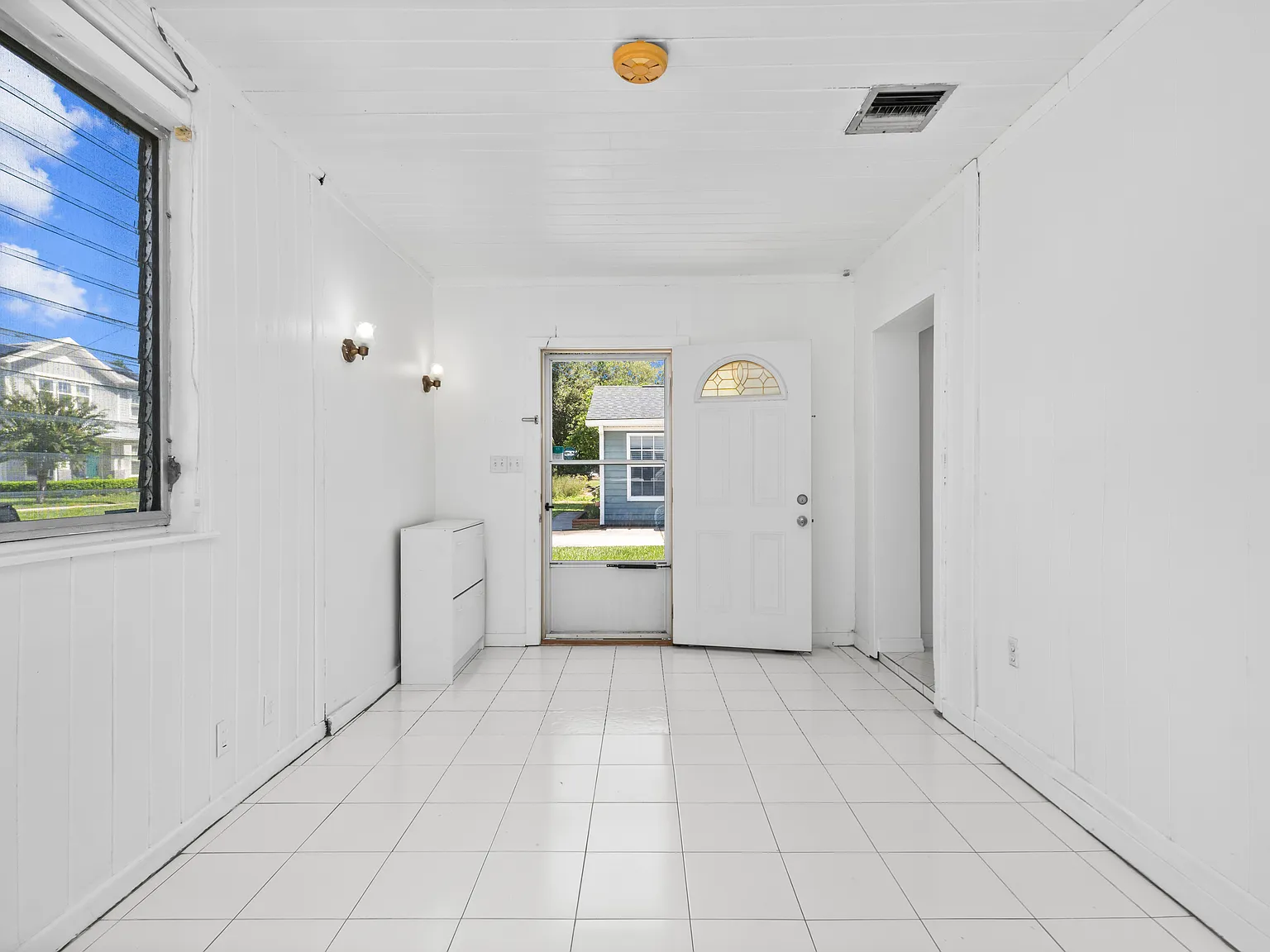 3 bed, 1232 sqft, $2,500 — Photo 4