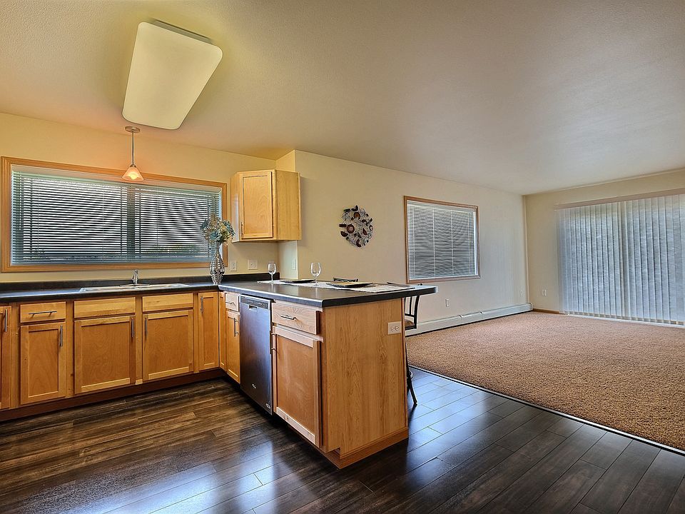Moorhead, MN Sandy Creek Apartments | Kitchen