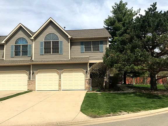 2nd image of 302 River Bluff Dr