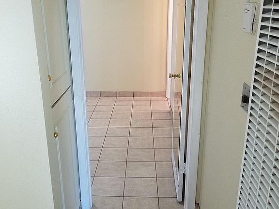 5th image of 2415 Red Sails Dr #B