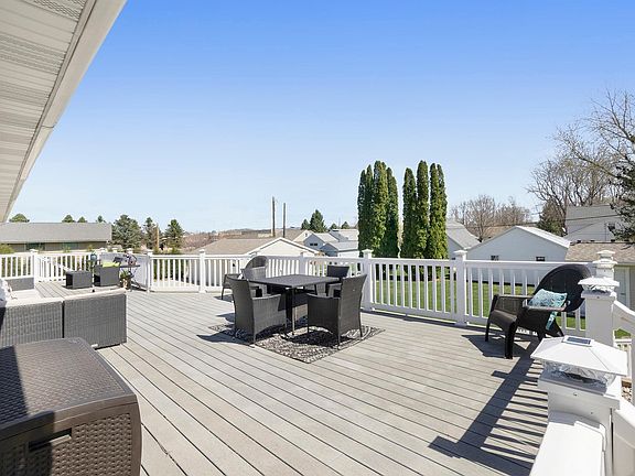 700 Dewey St Jackson Mn 56143 Zillow