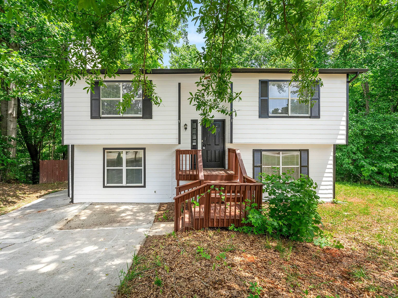 5 bed, 2737 sqft, $2,249 — Photo 1