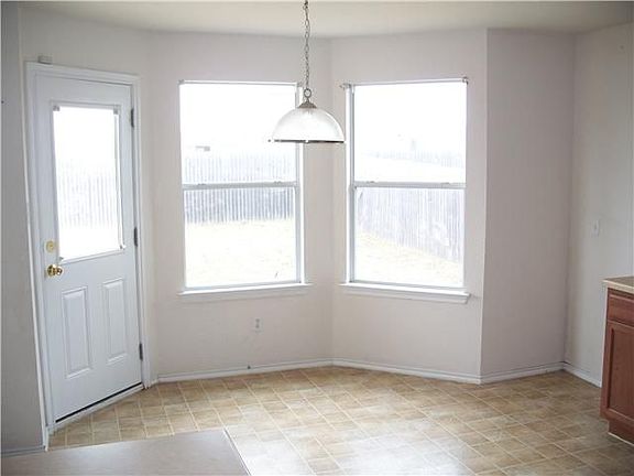 4th image of 312 Brown St