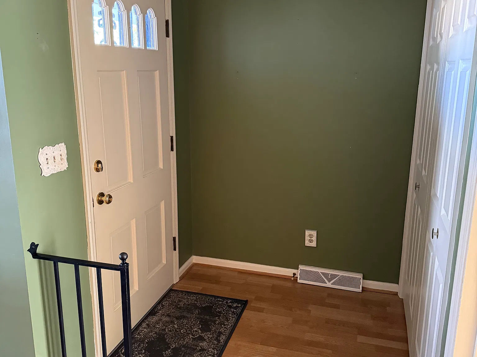 3 bed, 1633 sqft, $2,100 — Photo 2