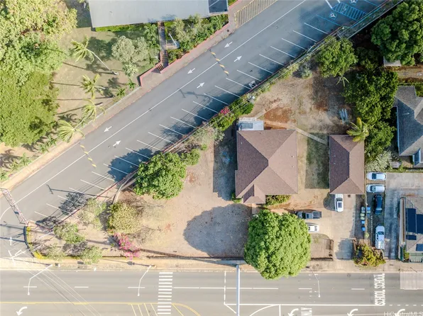99-028 Moanalua Rd, Aiea, HI 96701