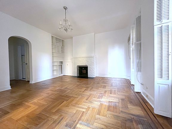 2nd image of 403 E 58th St APT 3r