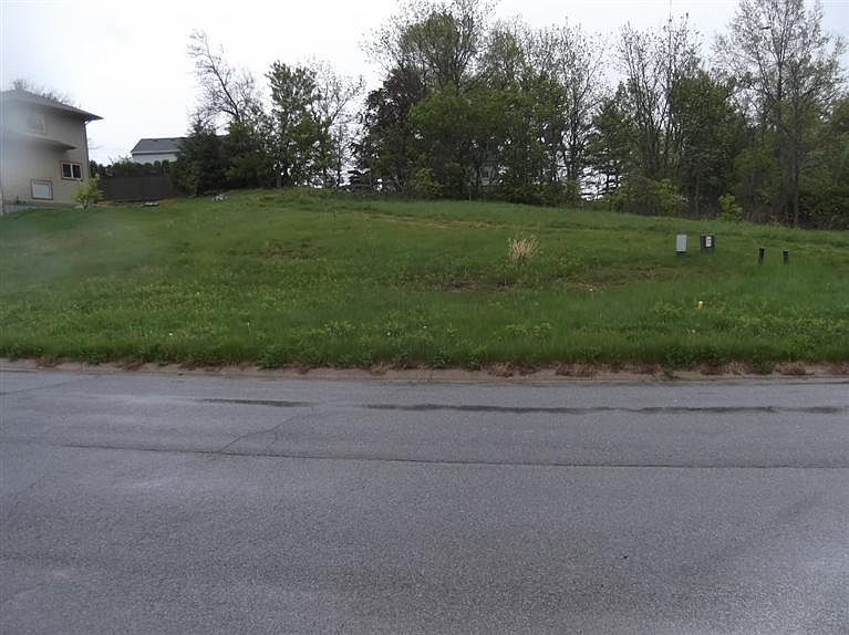 2nd image of 258 Westport Rd