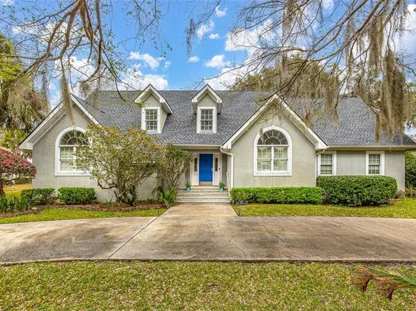 317 Oak Grove Island Dr, Brunswick, GA 31523