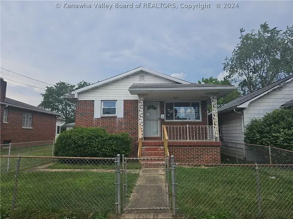 321 17th St, Dunbar, WV 25064
