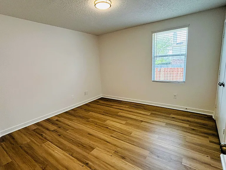1007 Chilton Dr — Photo 25