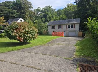 84 Wharton Dr, Cortlandt Manor, NY 10567