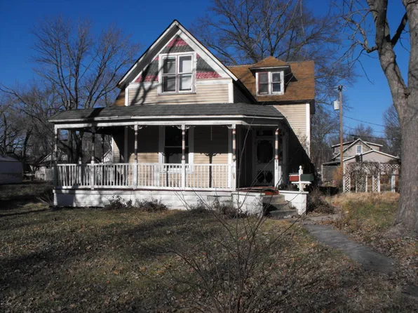 512 W 4th St, Centralia, IL 62801