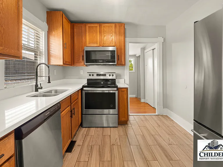 202 N Hooker St — Photo 14
