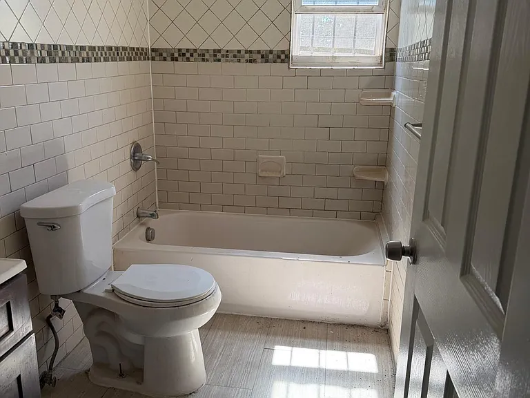 26 Alexander St #3 — Photo 8