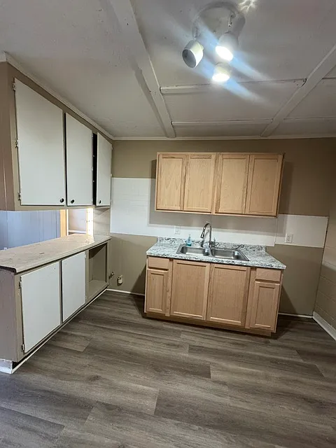 2 bed, $800 — Photo 2