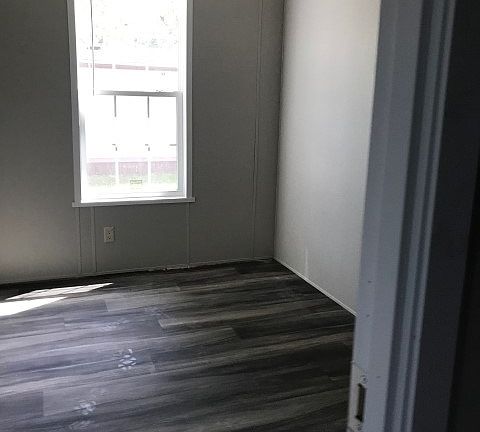 4th image of 956 S 74th Pl