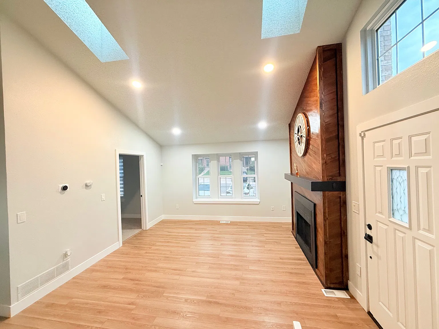 3 bed, 1564 sqft, $2,700 — Photo 4