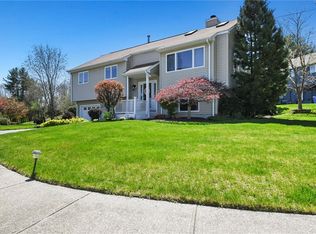 11 Natick Cir, Cranston, RI 02921