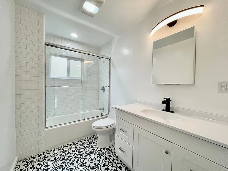1411 N Fairfax Ave — Photo 11